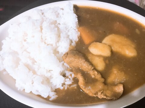 簡単やわらか豚コマカレー　隠し味はシャンタン